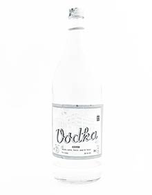 Originálne balenie vodky – etiketa  bola inšpirovaná sovietskou vodkou „Stoličnaja“