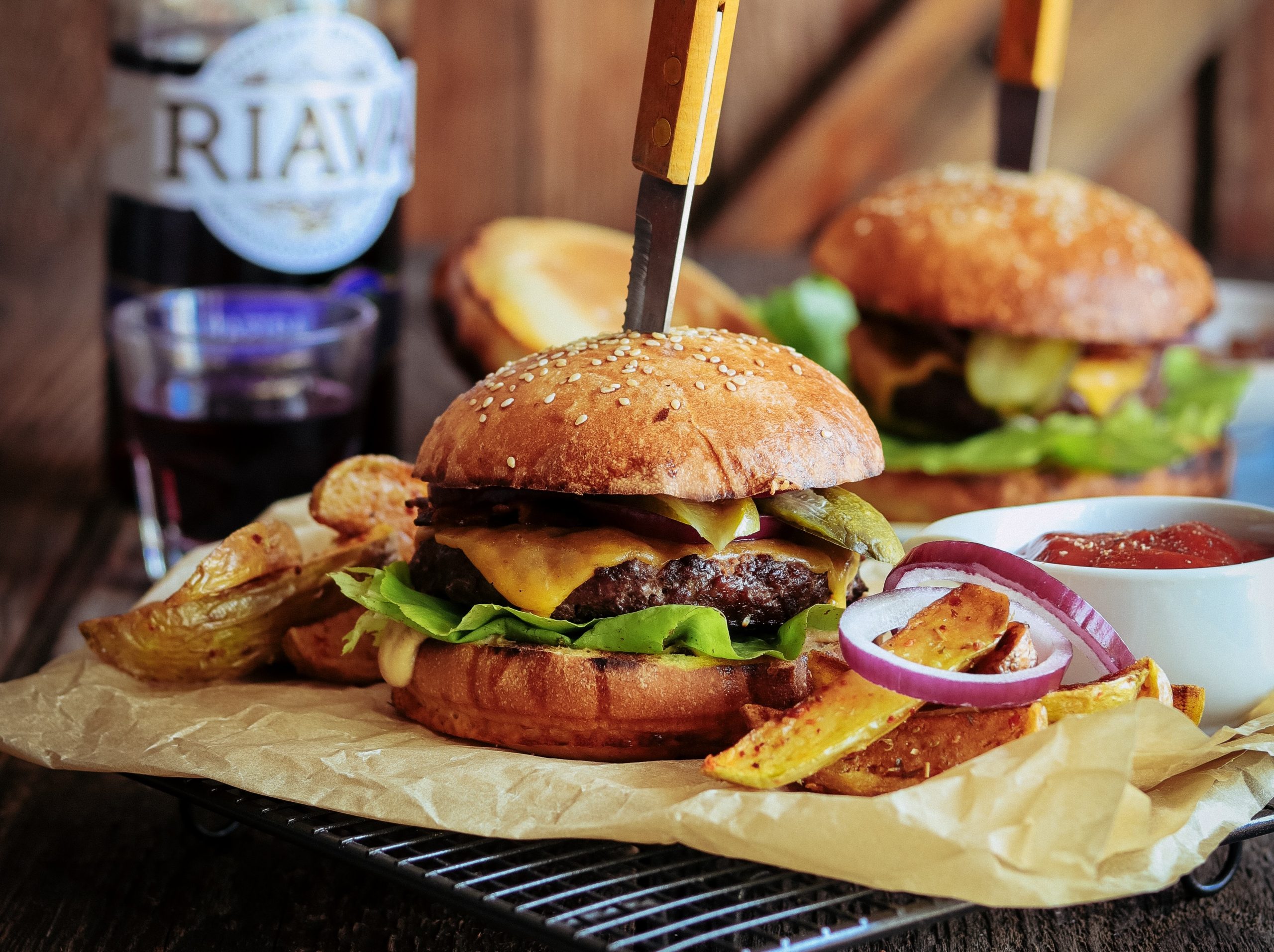 Burger s cibuľovou marmeládou