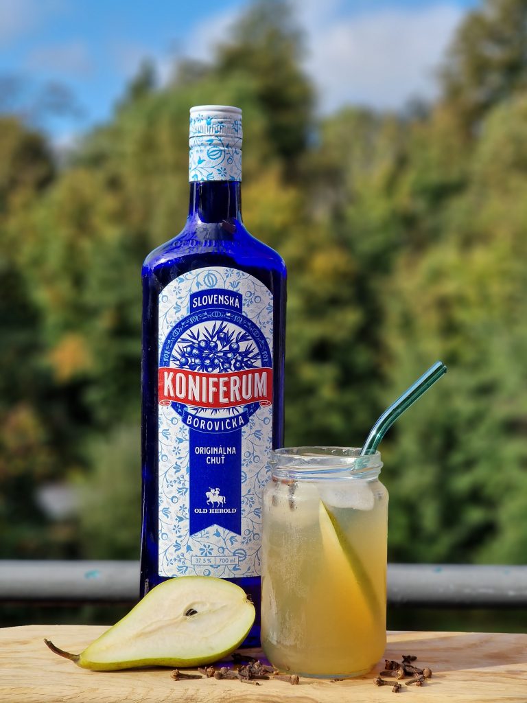 koniferum borovička drink